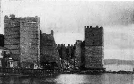 Константинополь Угловая башня на Мраморном море и часть прилегающих к ней стен