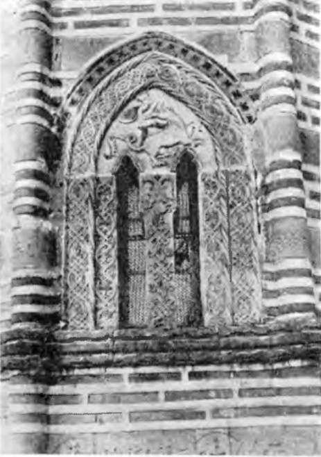 Каленич. Церковь, 1413— 1416 г Окно апсиды